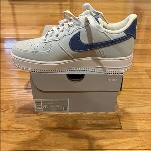 Nike Women’s Air Force 1 ‘07